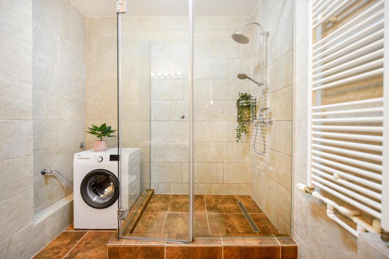 Le Petit & Cosy - Best Location Old Town & Quiet Bucureşti Eksteriør bilde