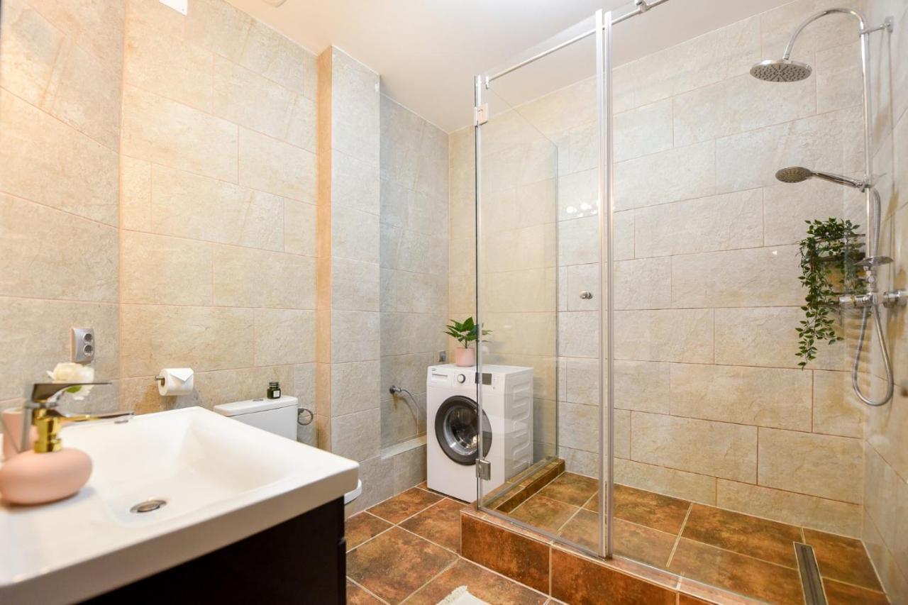Le Petit & Cosy - Best Location Old Town & Quiet Bucureşti Eksteriør bilde